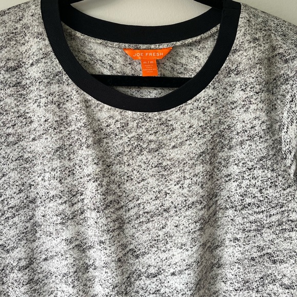 Black and White short sleeve blouse - Picture 2 of 3